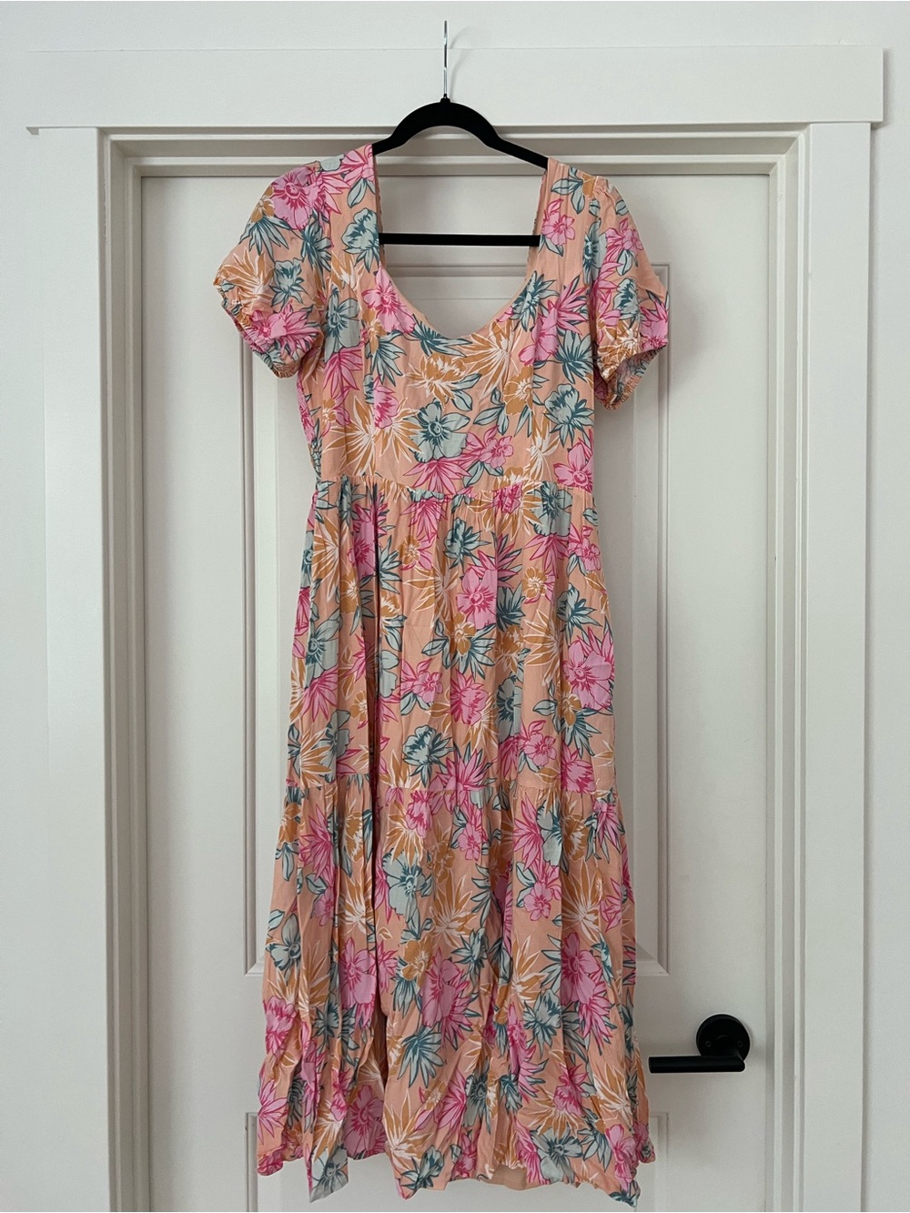 Lost + Wander Peach Floral Scoop-Neck Midi Dress